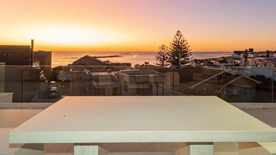 5 Bedroom Property for Sale in Bloubergstrand Western Cape